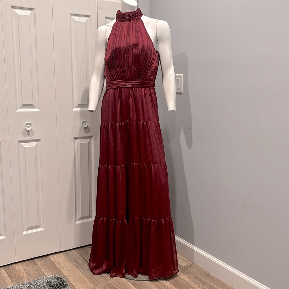 NWOT Mac Duggal burgundy tiered halter gown - Picture 3 of 16
